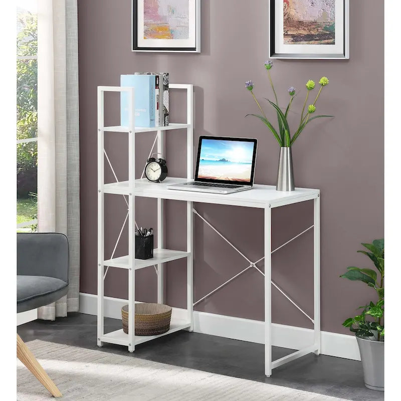 Poste de travail de bureau avec étagères