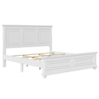 Lit vintage en bois, style ville traditionnelle